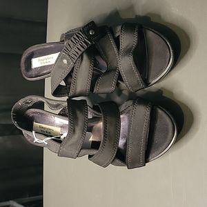 Simply Vera slip on Heels